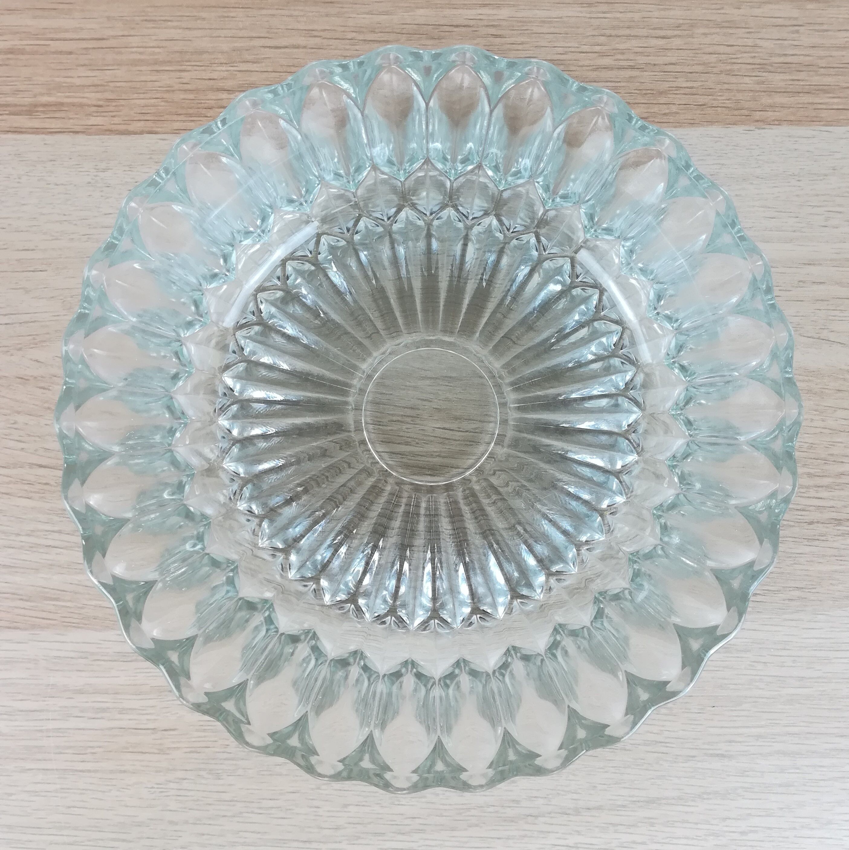 Transparent glass bowl