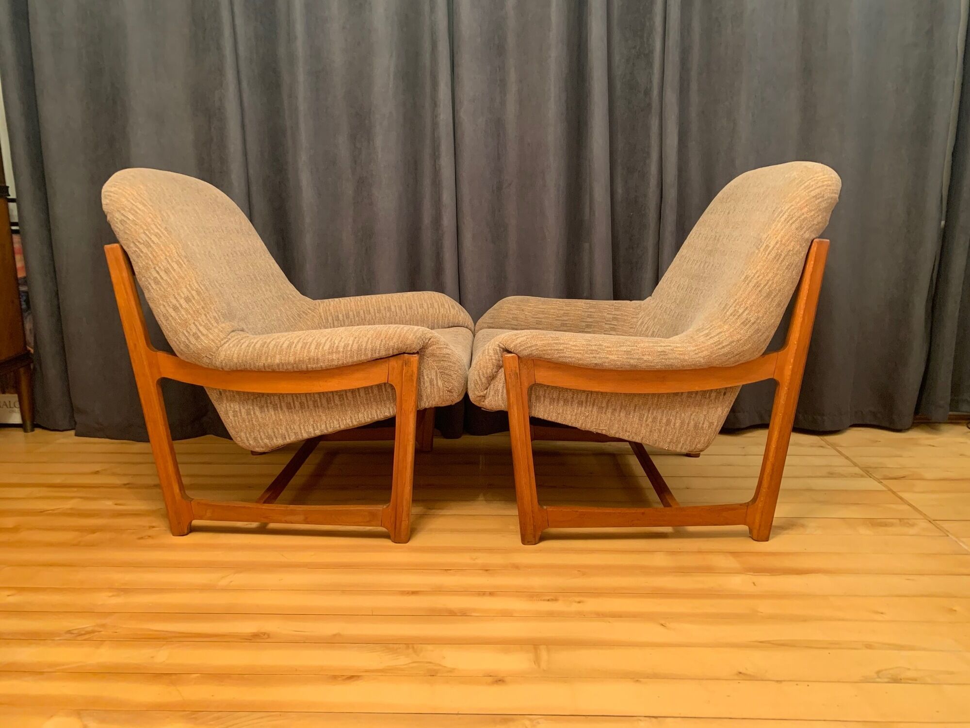 Une paire de fauteuils Tchécoslovaquie années 1970