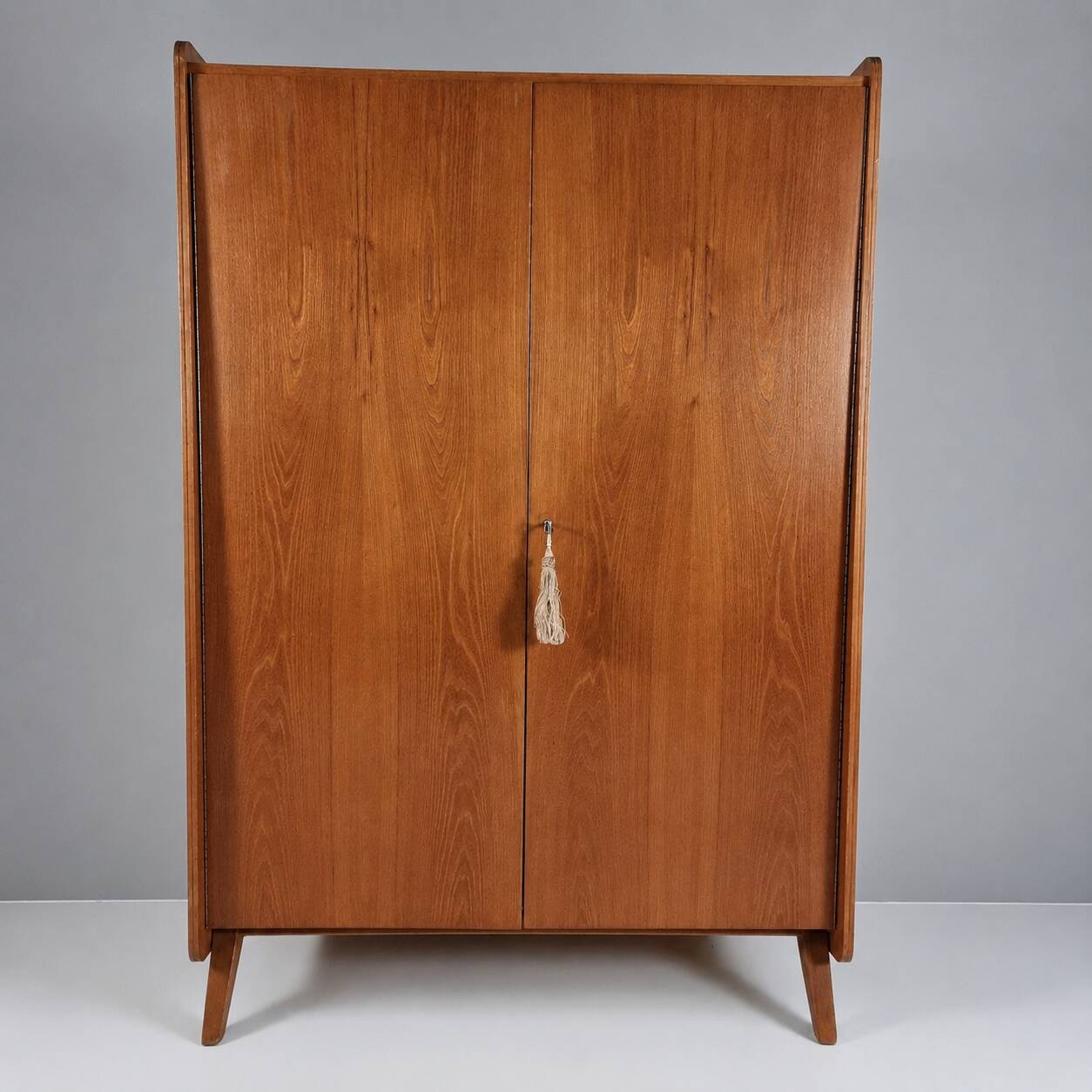 Garde-robe vintage par Tatra Nabytok, années 1970
