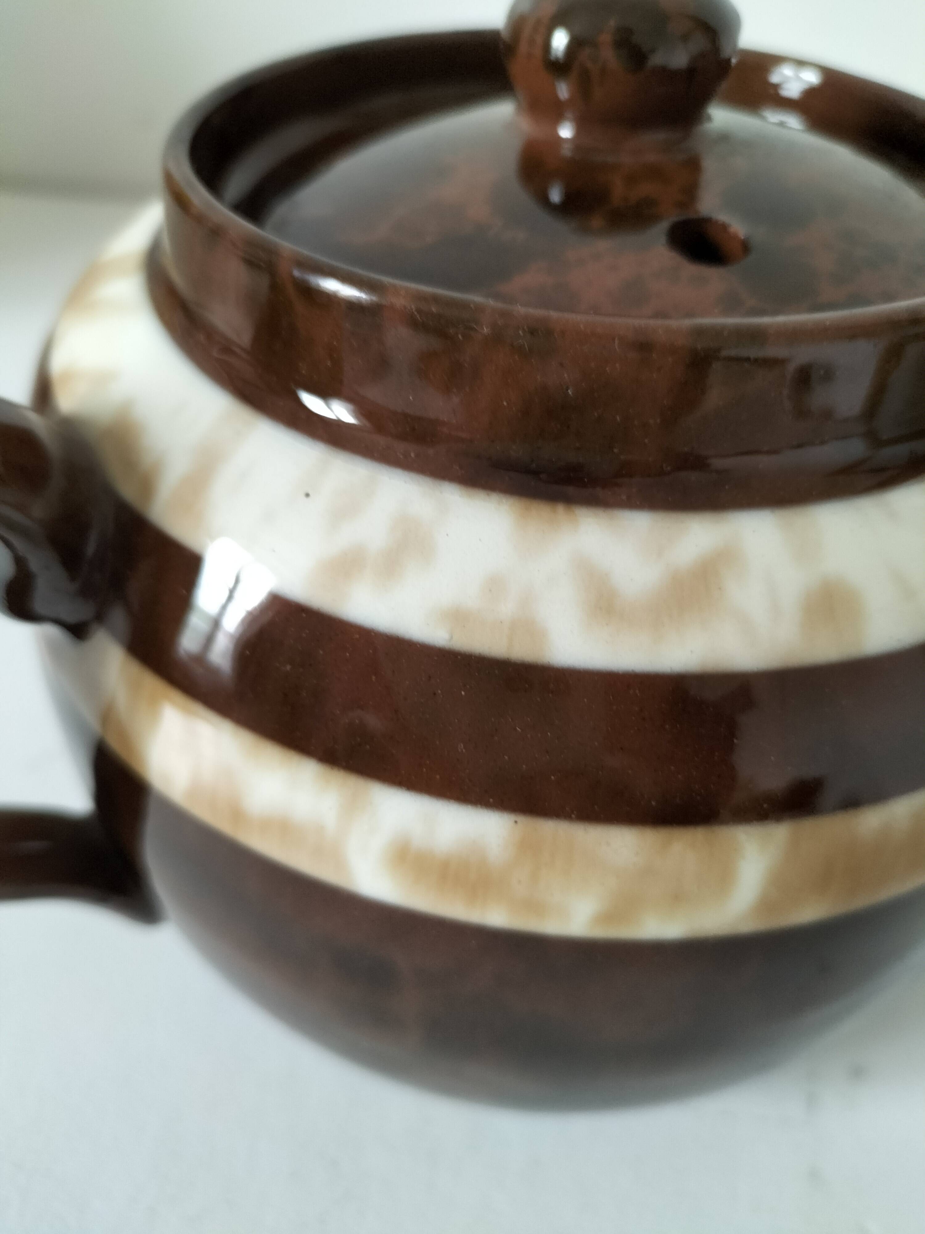 Brown Betty Price & Kensington Teapot