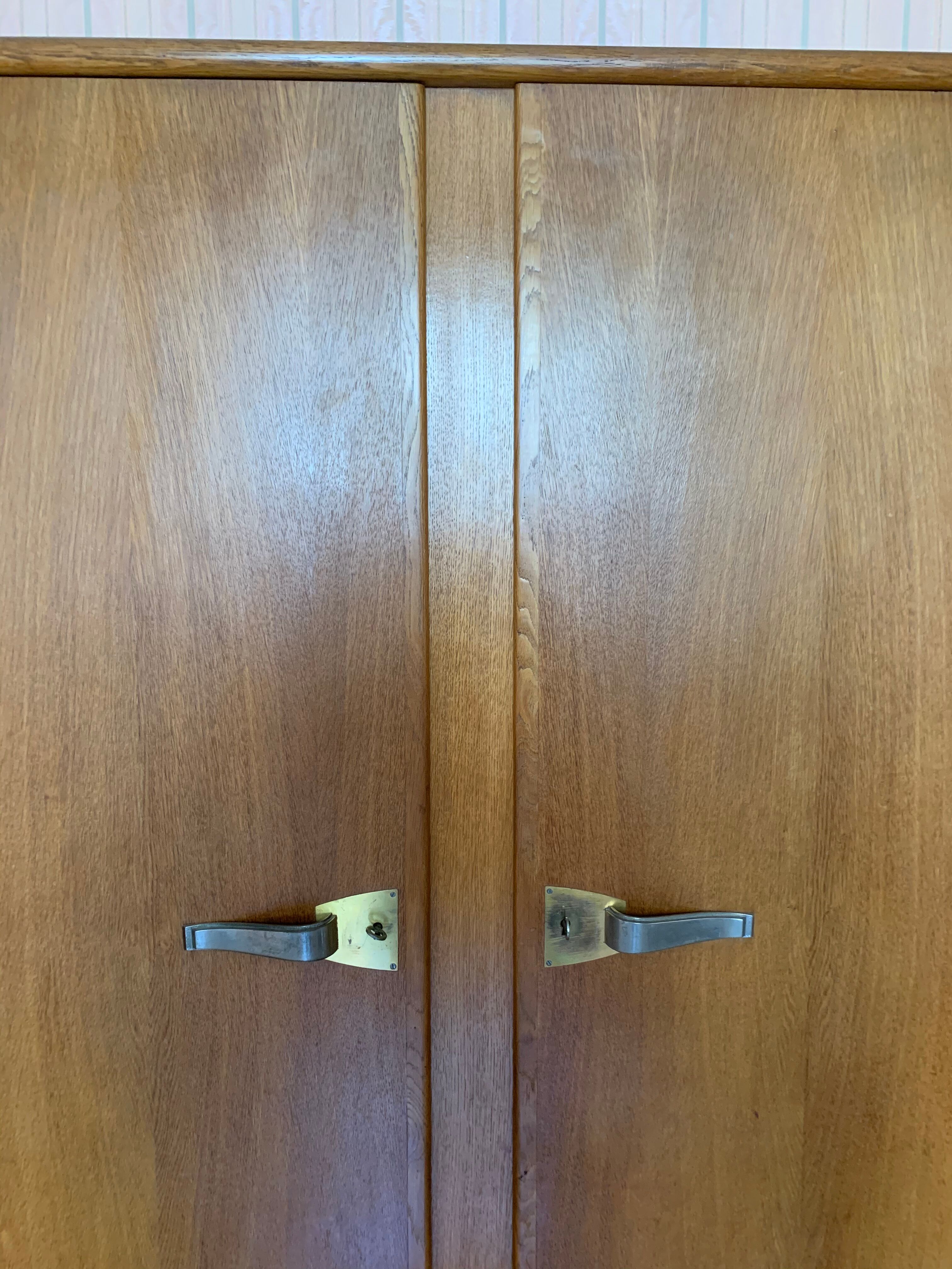 cabinet from the 40s/50s