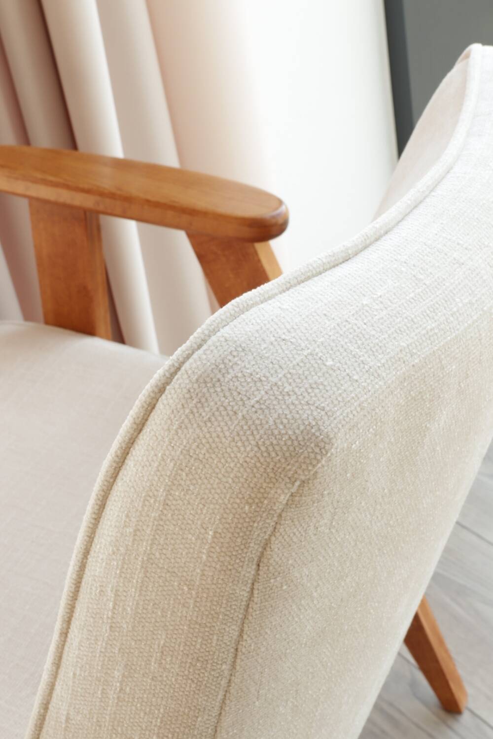 Vintage armchair in natural ecru linen, model 366