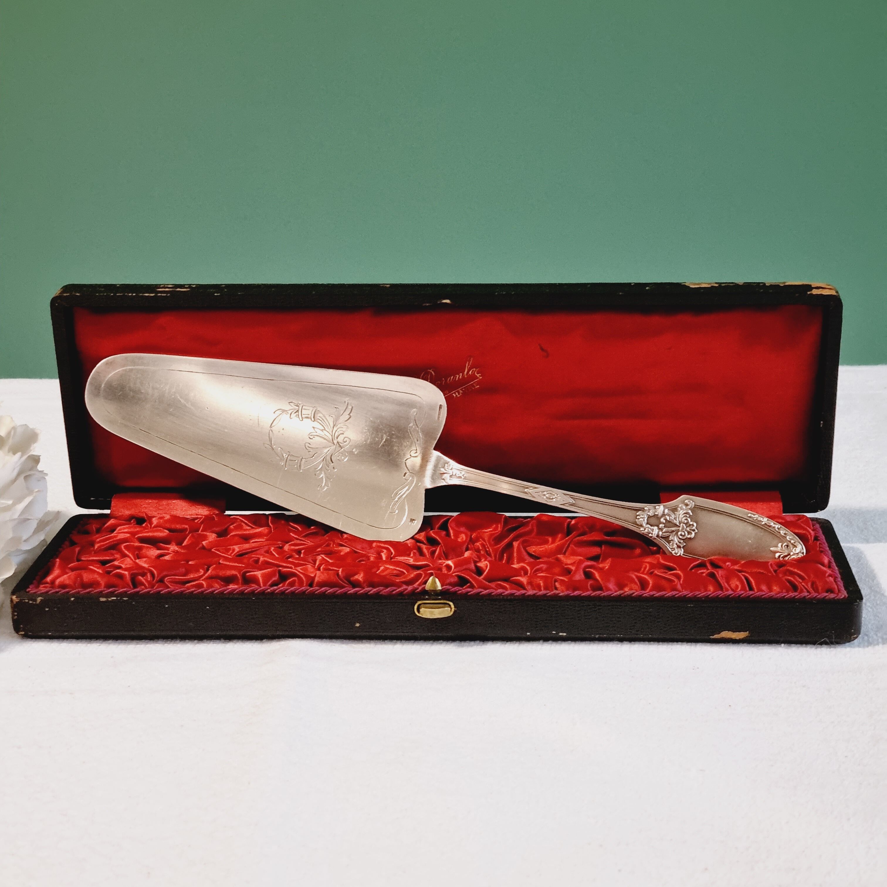 Boulenger pie shovel