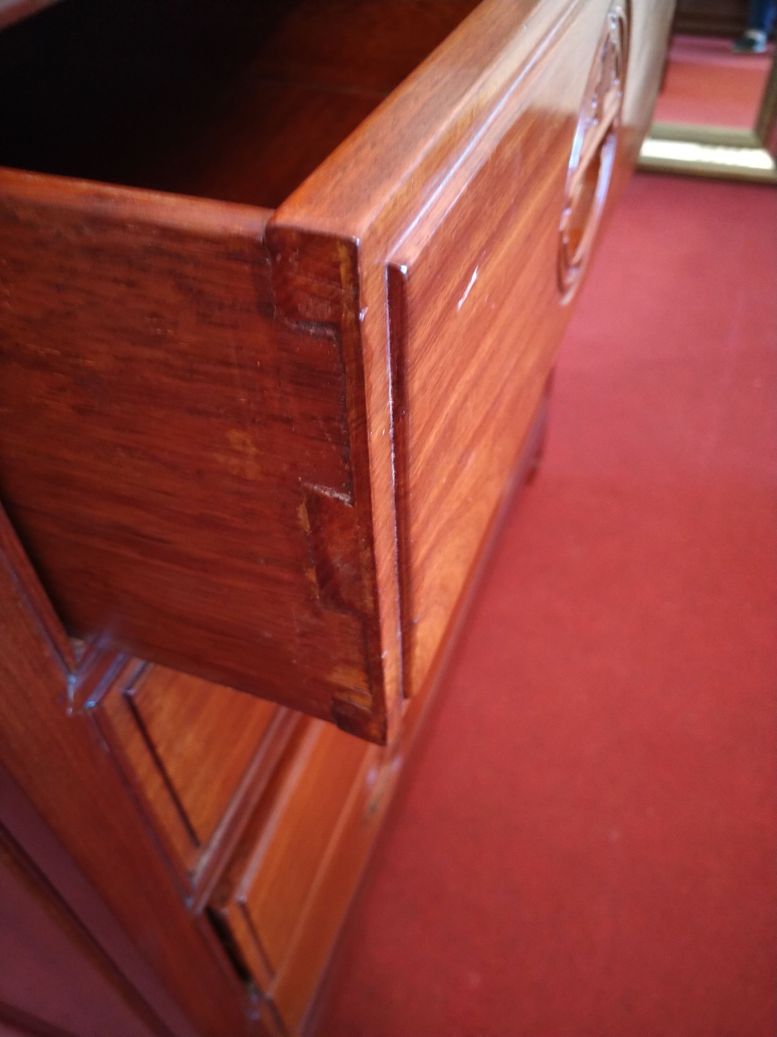 Chest of drawers 60s in exotic wood