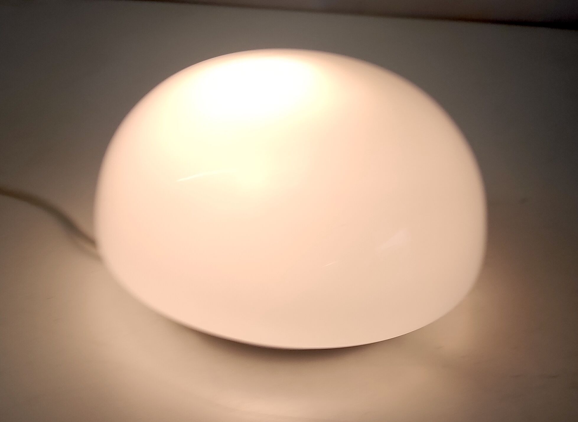 Ceiling lamp or wall lamp in opaline glass