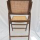 Chaise pliante en bois et cannage