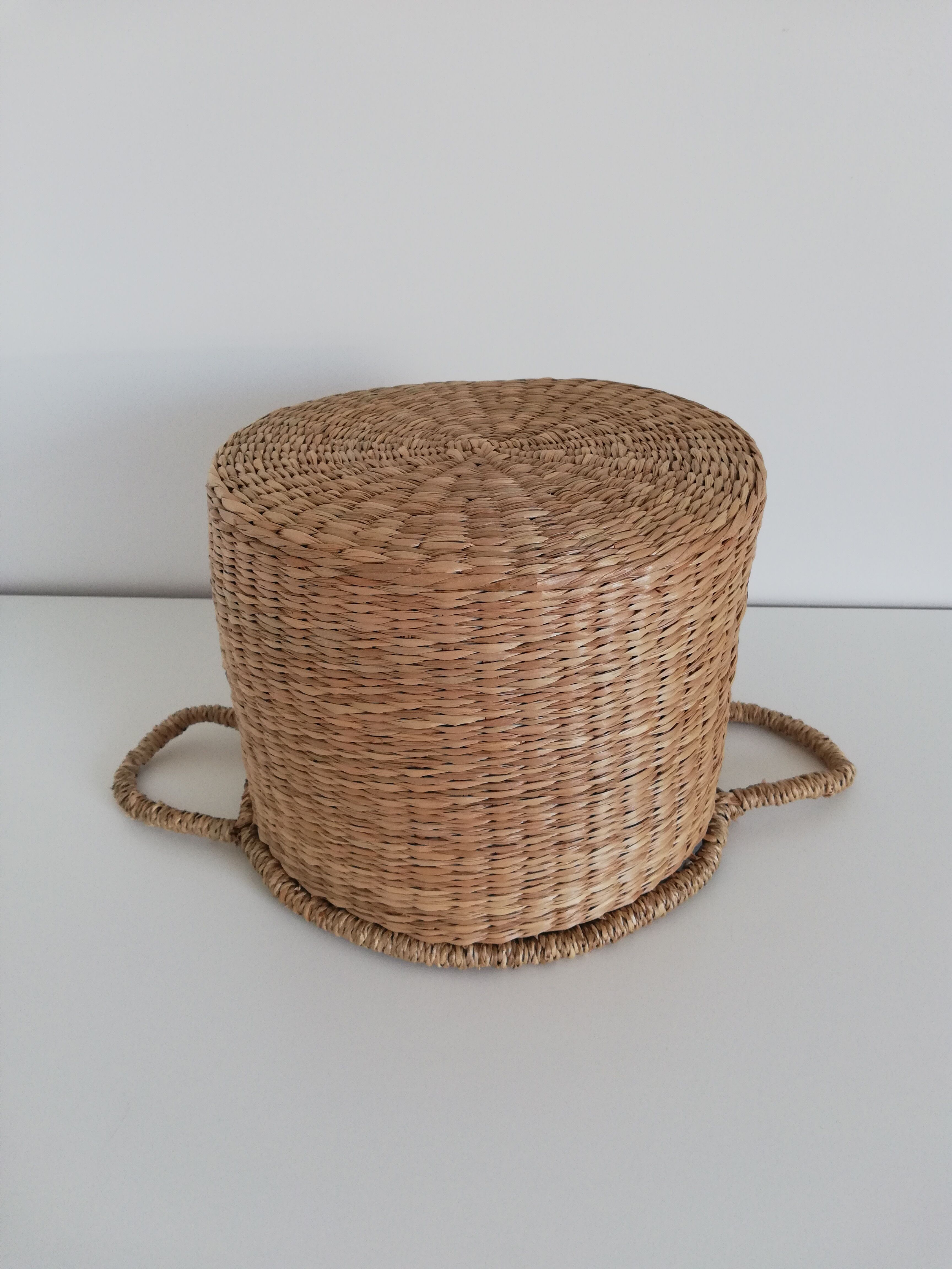 Wicker basket / basket