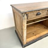 Grand Counter of Old Commerce in Pine