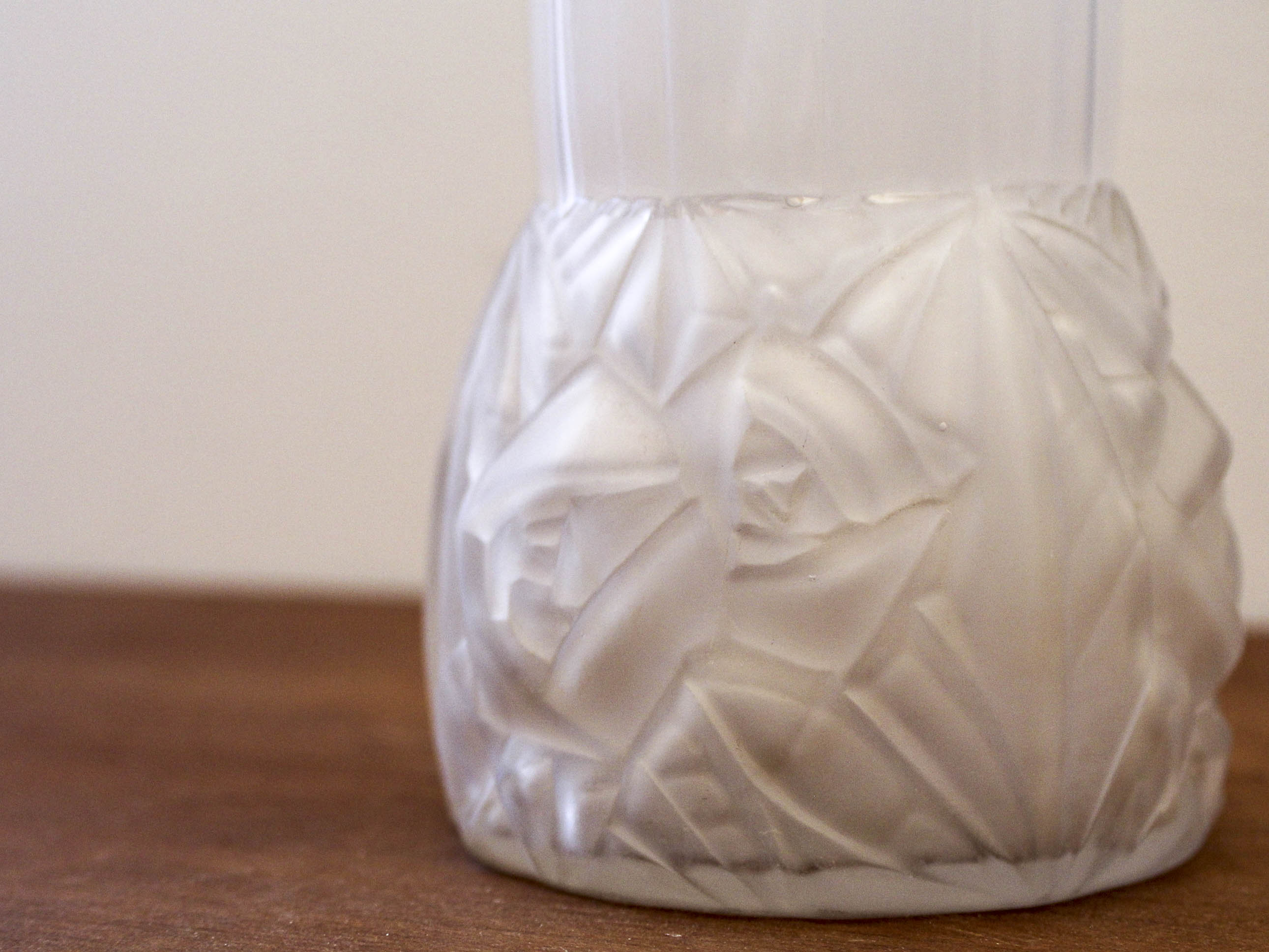 Art deco vase in molded pressed glass