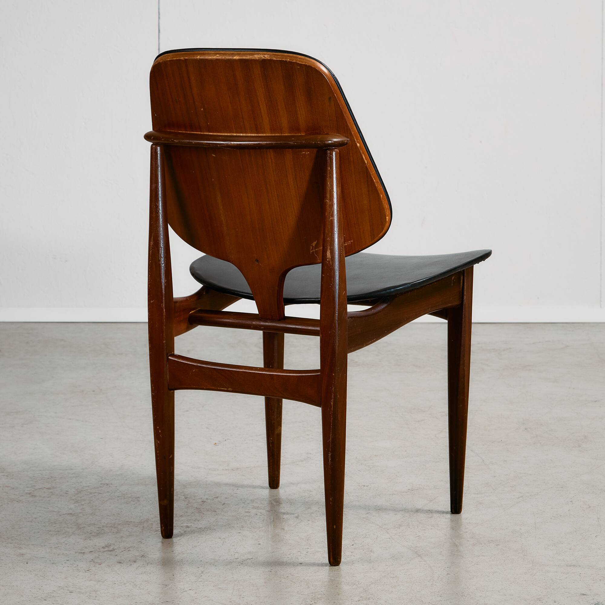 Midcentury Modern Chair by Elliots of Newbury in Black Leather and Teak, 1960s