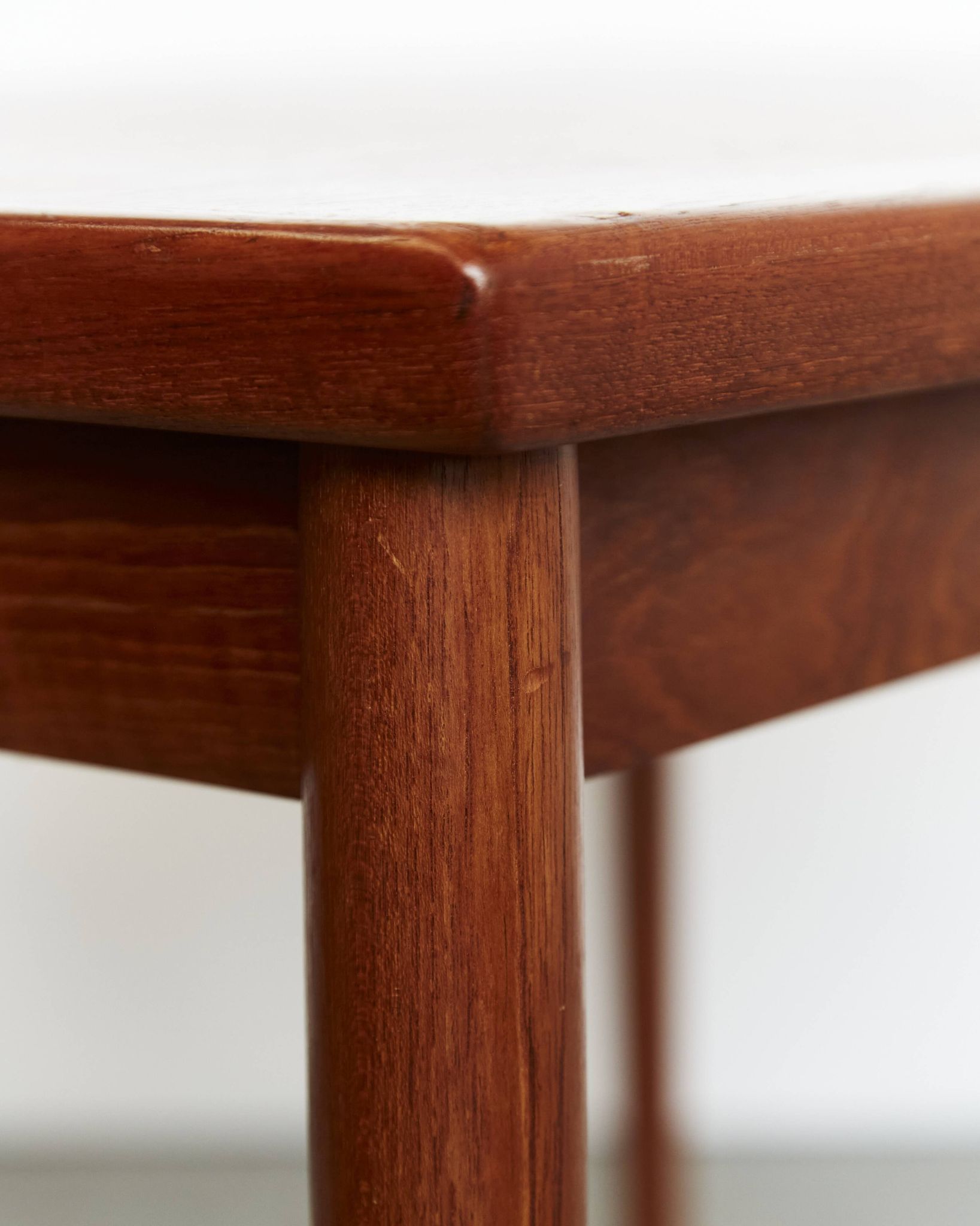 Boat-shaped dining table by Grete Jalk for Glostrup