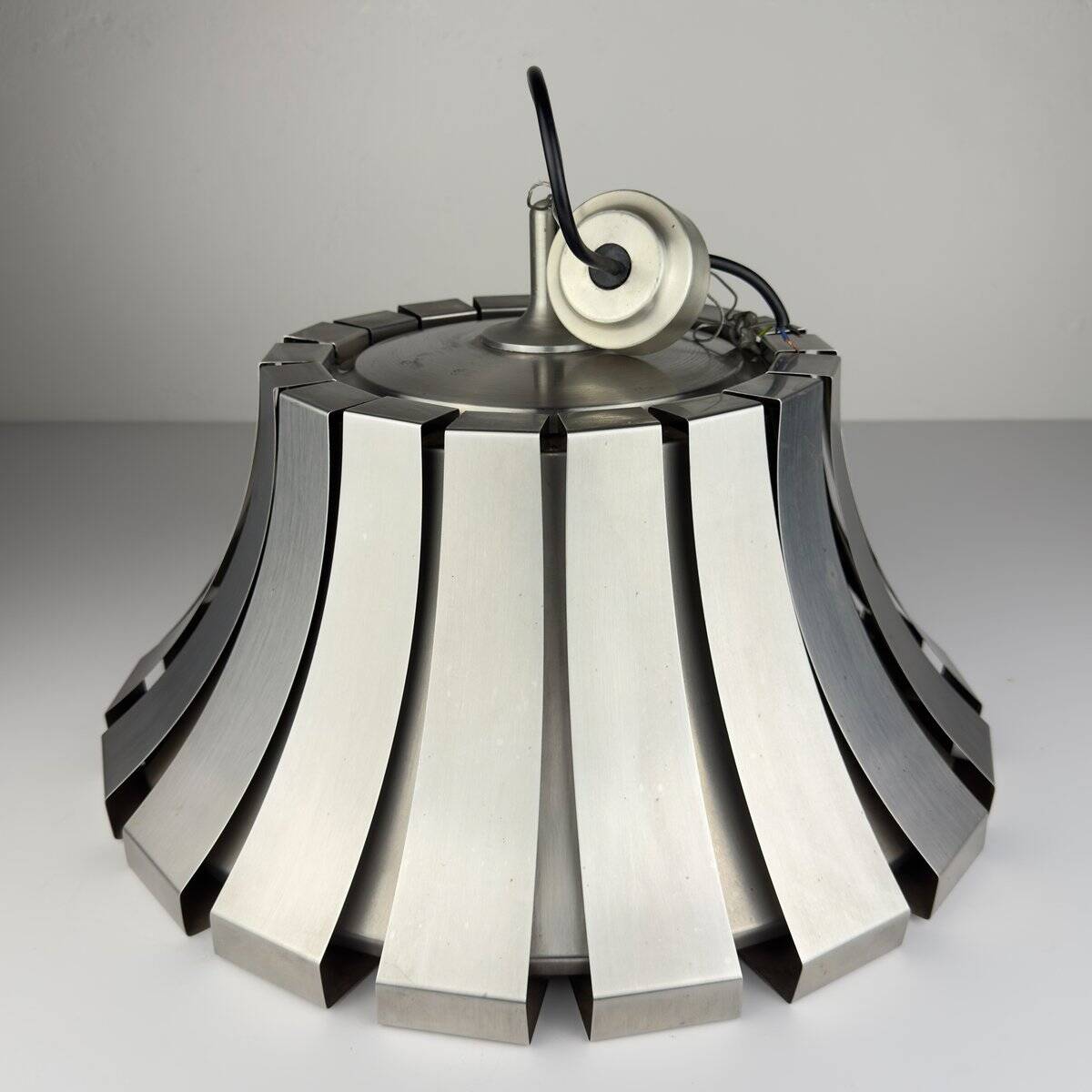 Vintage metal pendant attributed to Elio Martinelli for Martinelli Luce, Italy, 1960s.