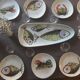 Set de 12 assiettes plates et grand plateau Poisson fruits de mer faïence Pornic France 60s
