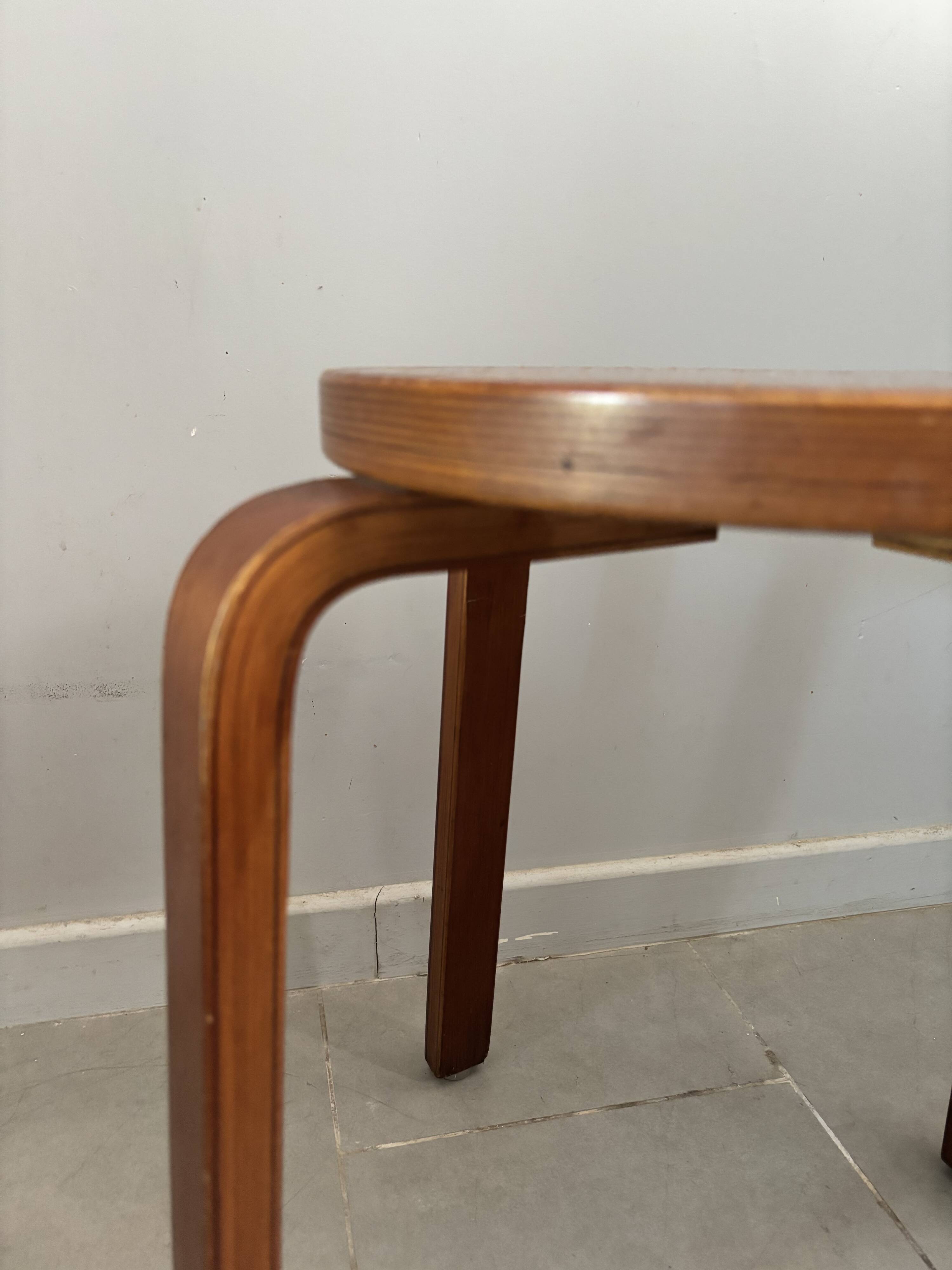 Pair of Artek stools model E60 (rare version with 4 legs), Alvar Aalto
