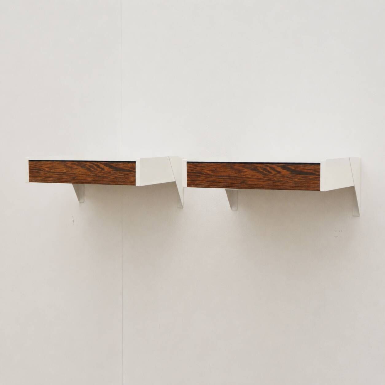 Set of 2 DD01 Bergeijk wall systems/bedside tables by Martin Visser for Spectrum from the 1960s