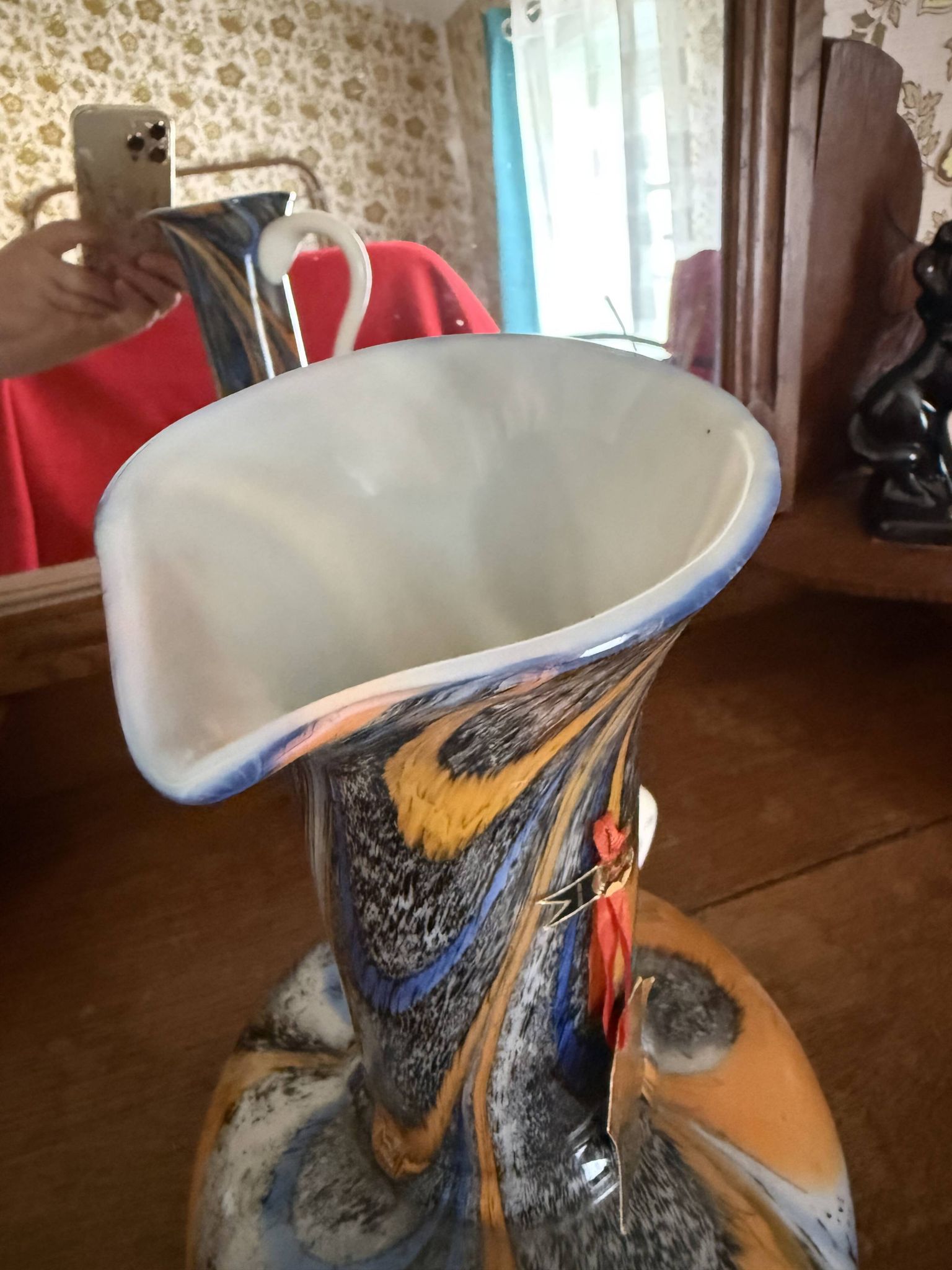 Pichet vase opaline