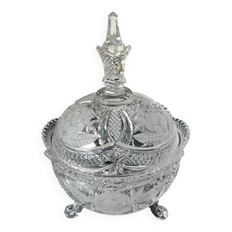 Large Bonbonniere/Drageoir in Bohemian crystal. Frosted floral motifs, diamond tip. Boho chic