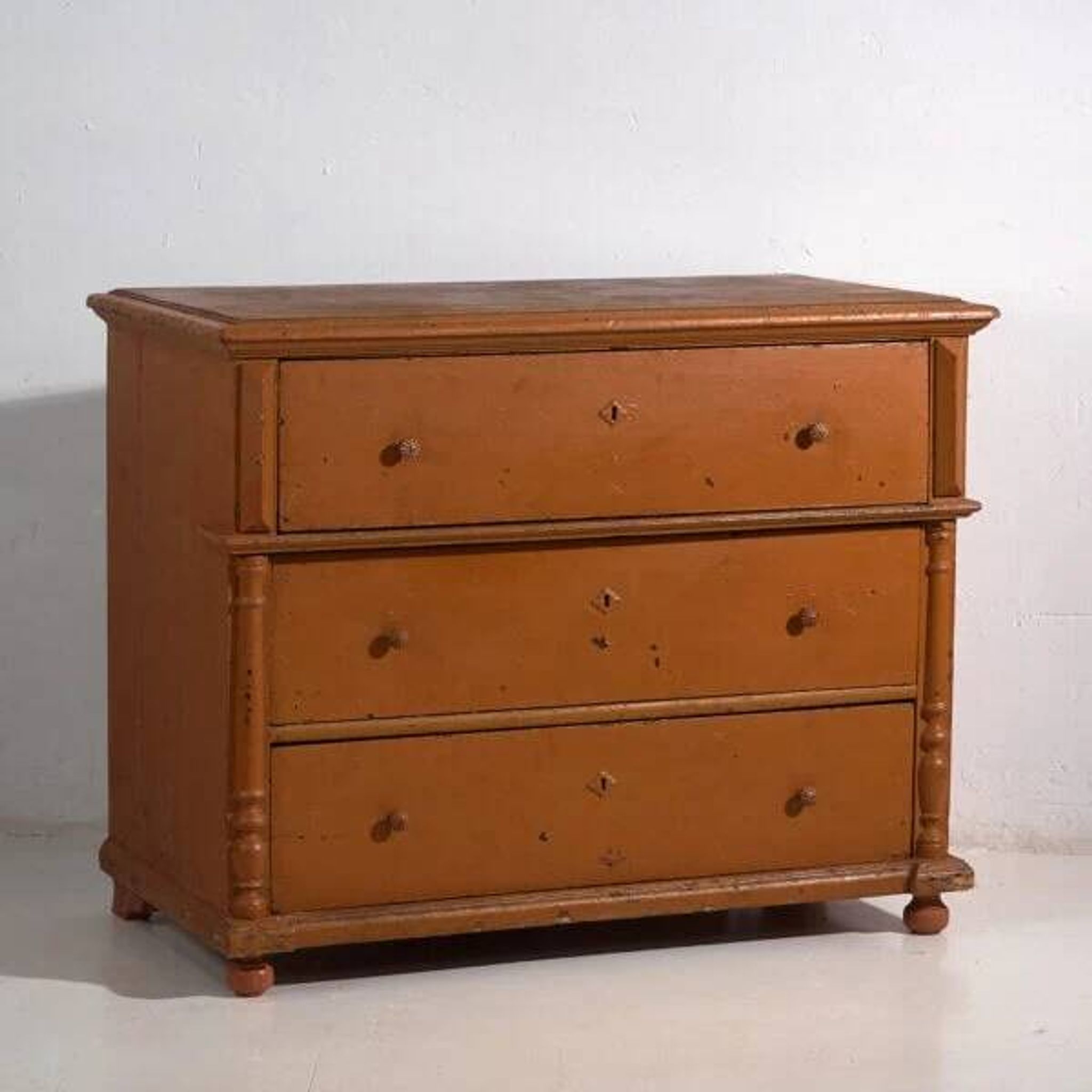 Antique chest of drawers with ochre patina (c.1920)