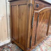 Buffet de style chasse en merisier