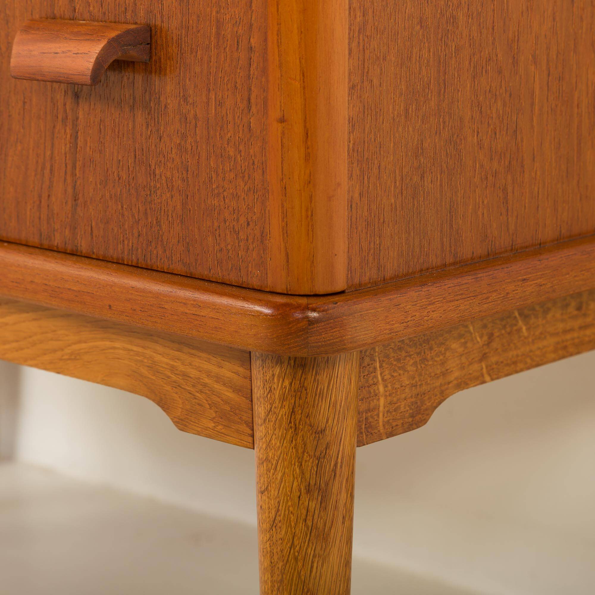 Petite commode danoise ou coffre d'entrée, années 1960