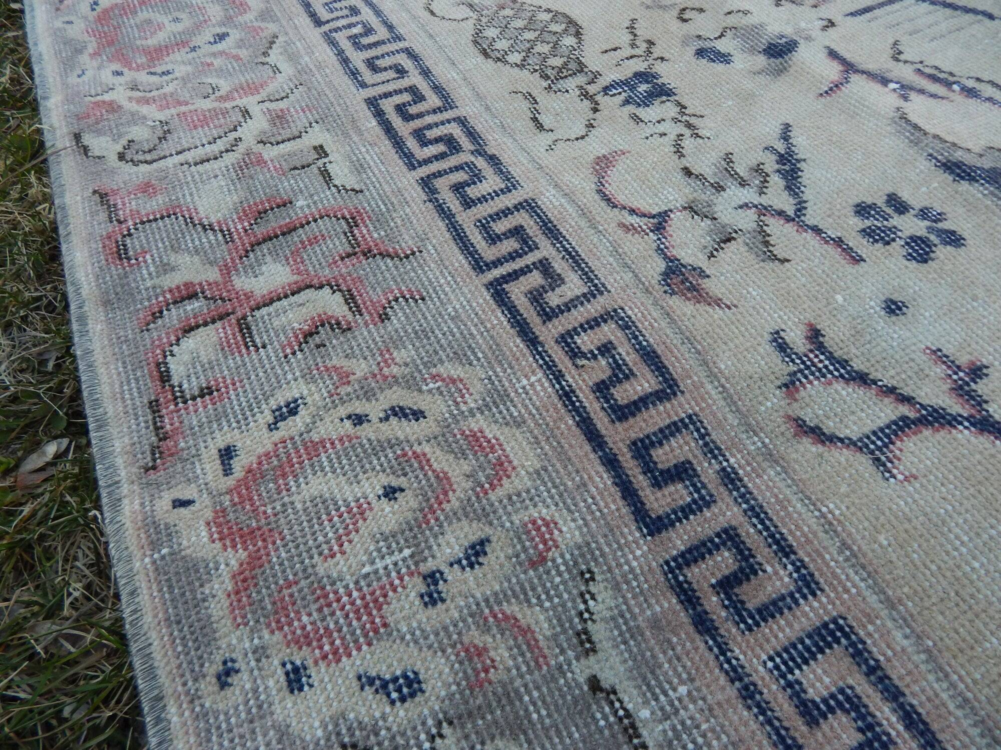 Vintage handmade Turkish rug 200x320 cm