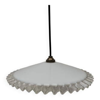 Old opaline suspension