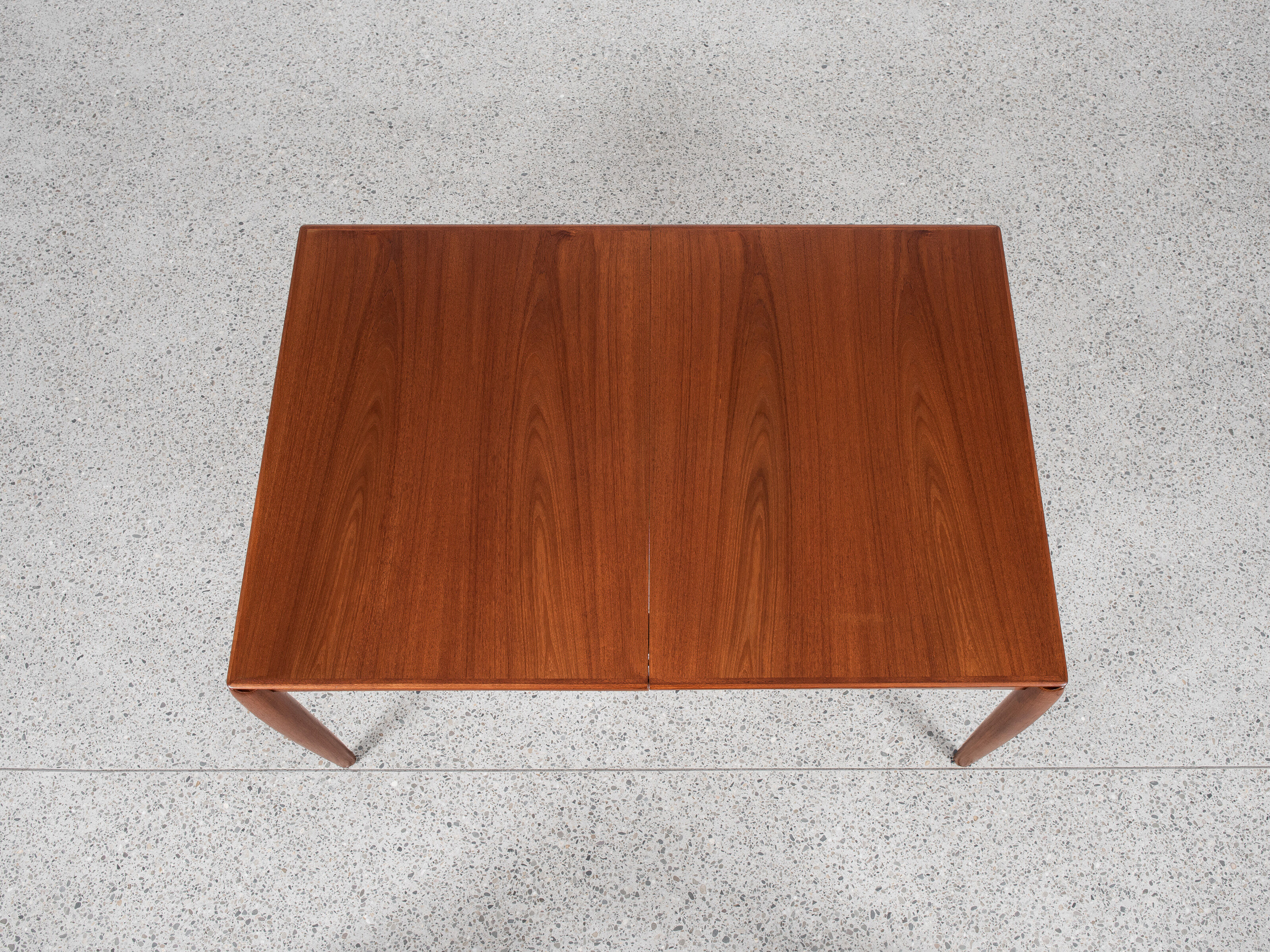 Table à manger danoise des années 1960 en teck par HW Klein pour Bramin