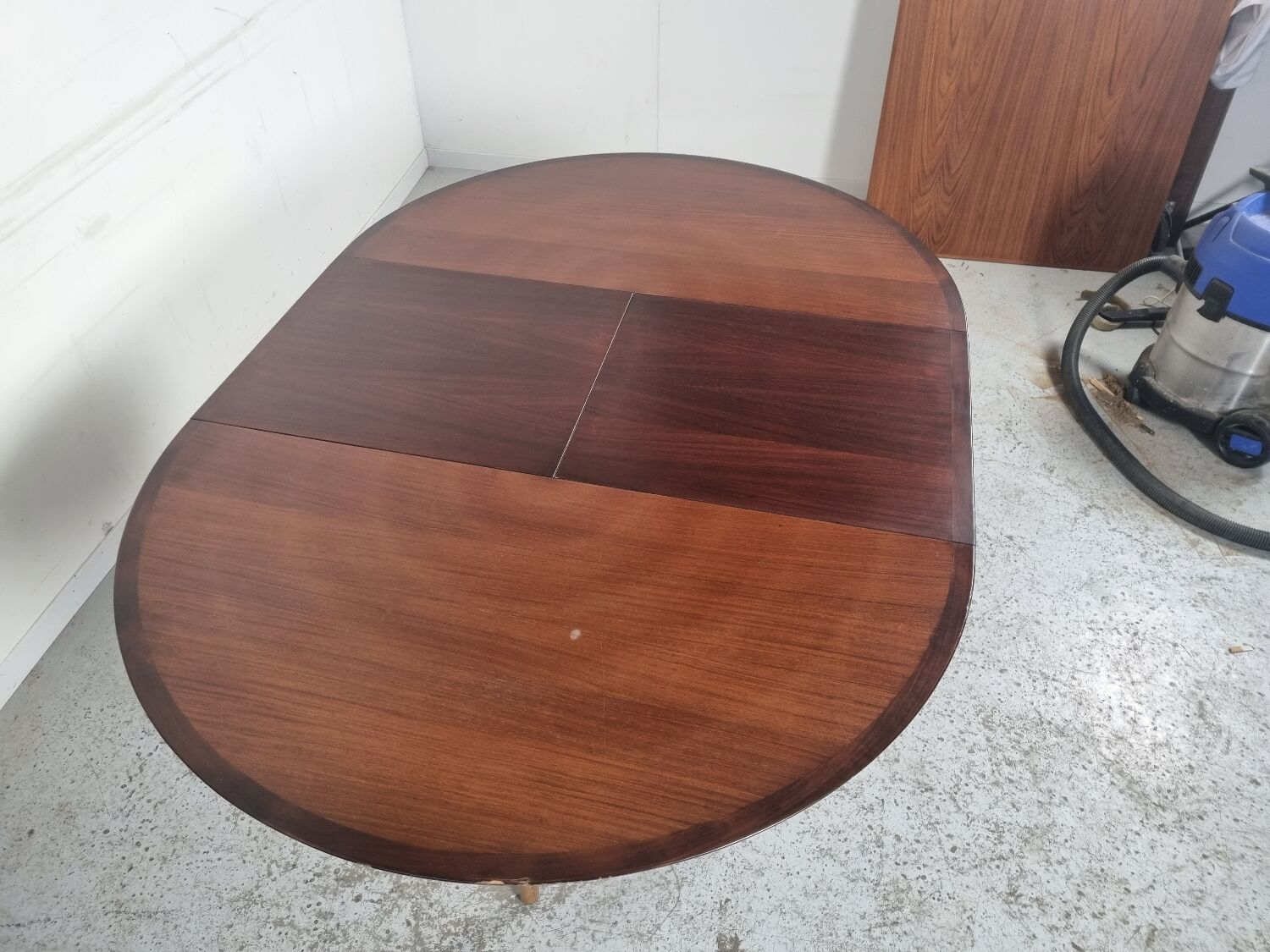 Lubke round rosewood dining table, 60s
