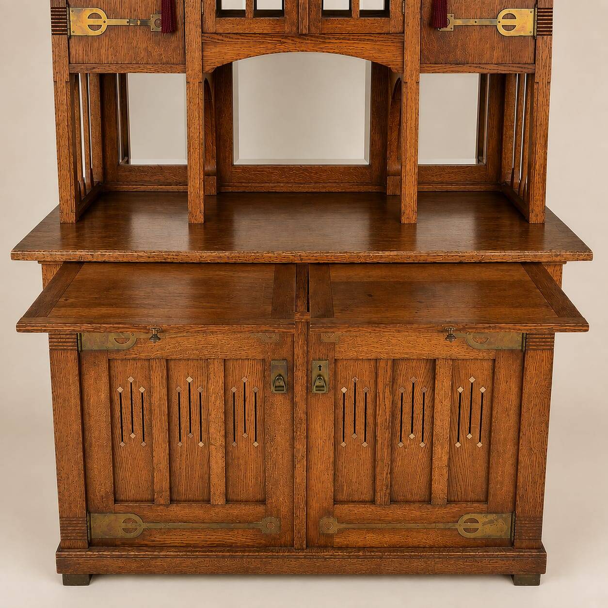 Cabinet en chêne Art Nouveau, années 1930