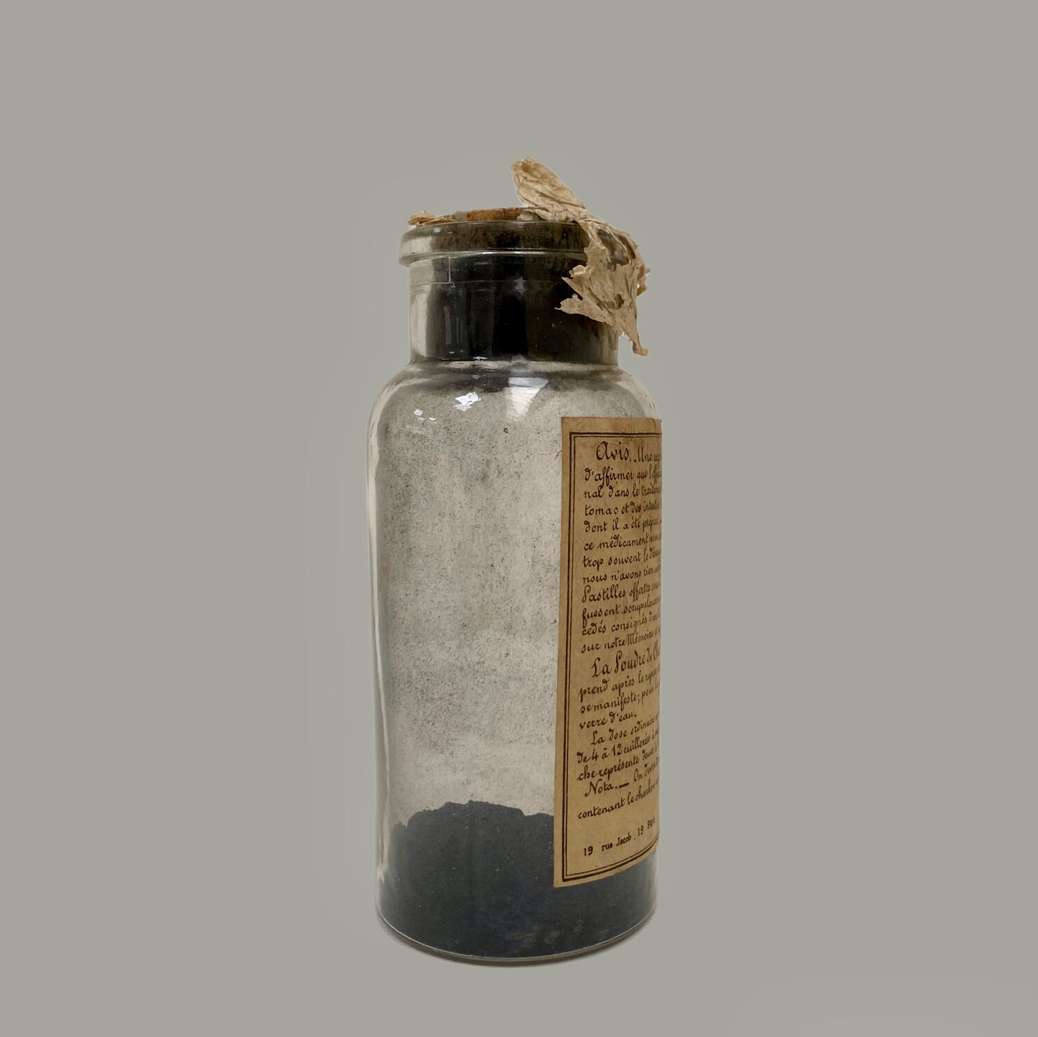 Apothecary pot 1900