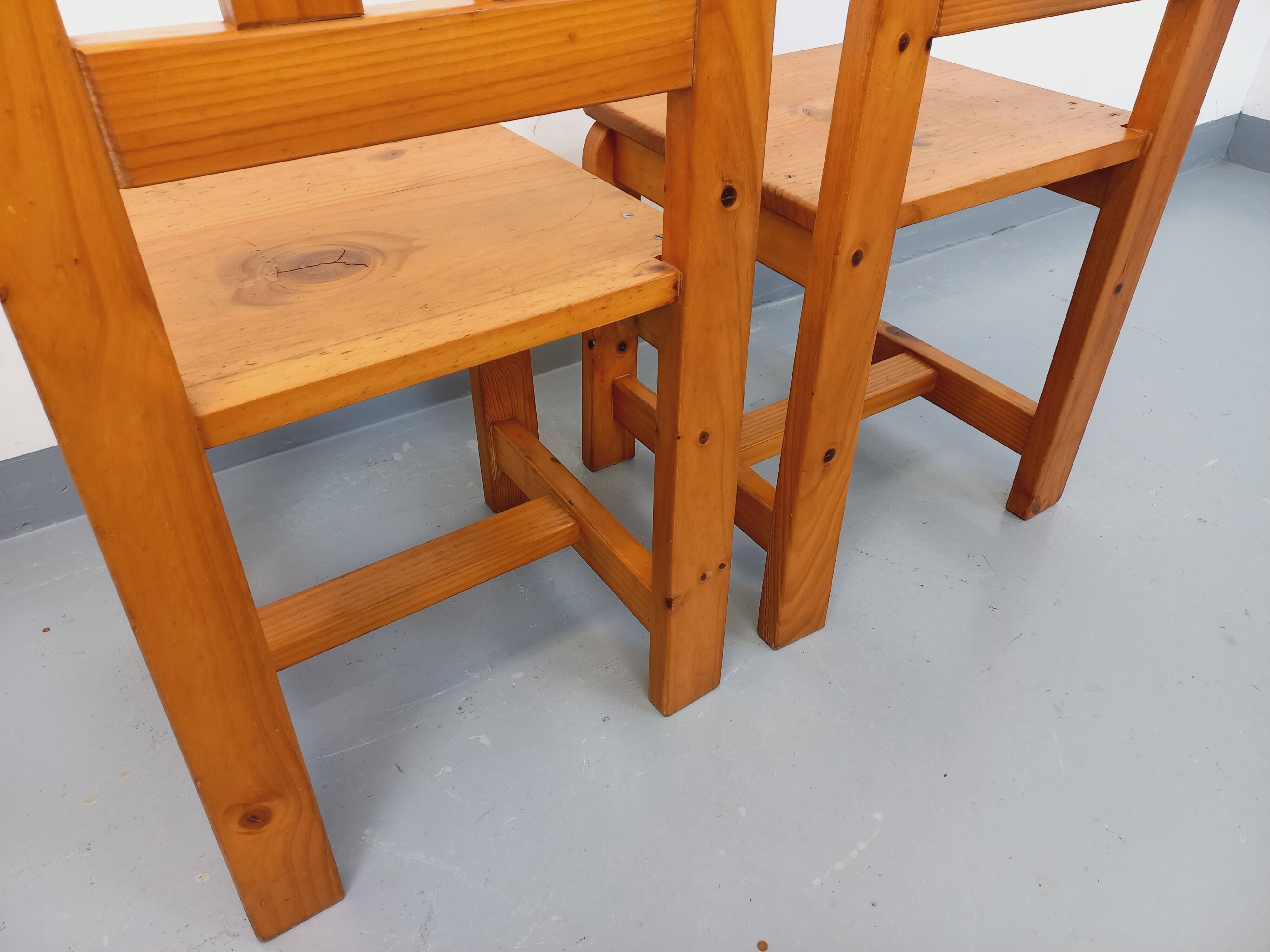 Paire de chaises vintage en pin des années 70 80