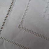Paire de taies d'oreiller en toile blanche rustique brodées