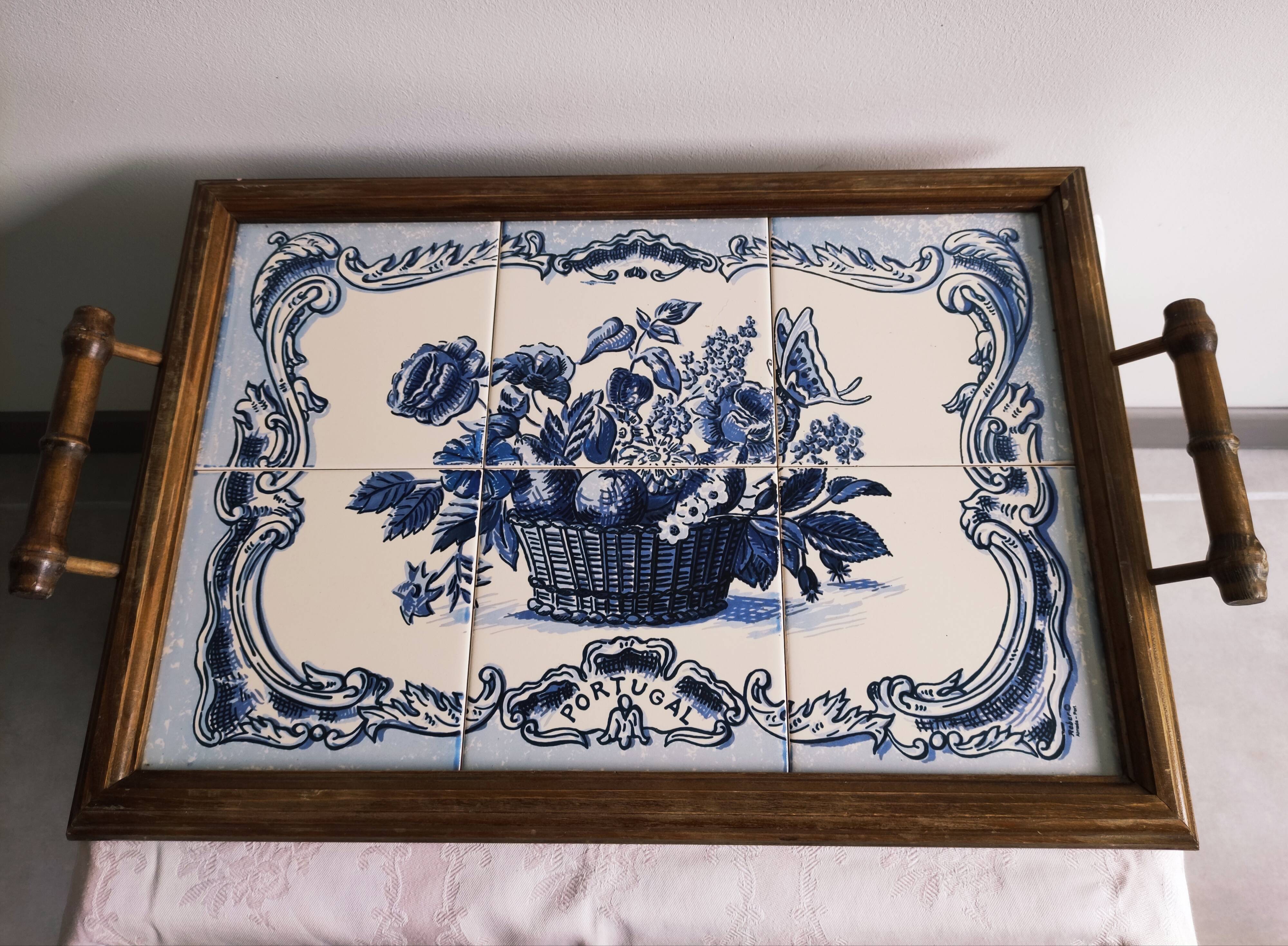 Earthenware service plateau of Portugal