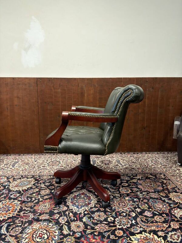 Chaise de bureau Chesterfield verte en anglais