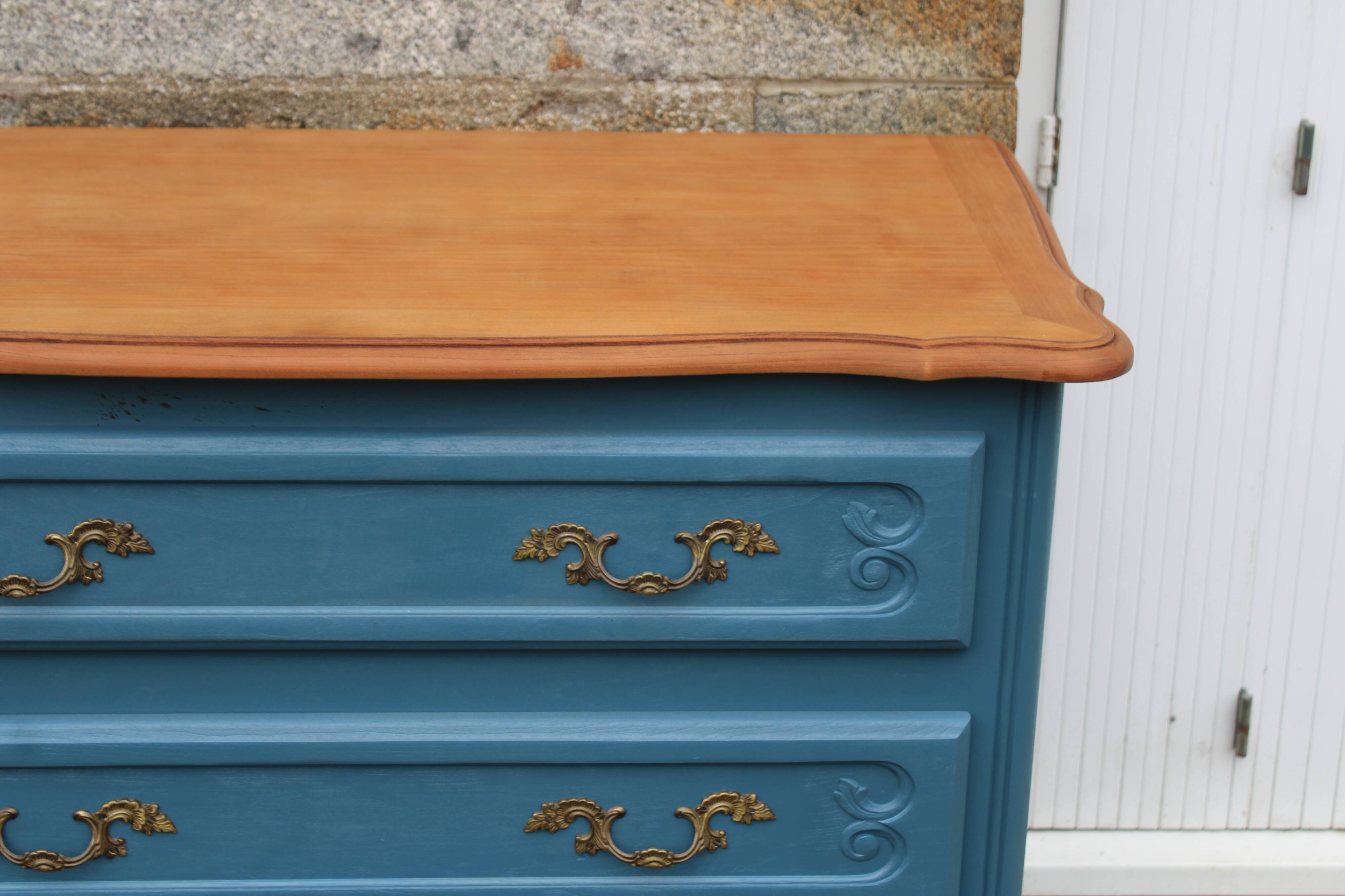 Commode ancienne rénovée bleu – plateau bois – 3 tiroirs