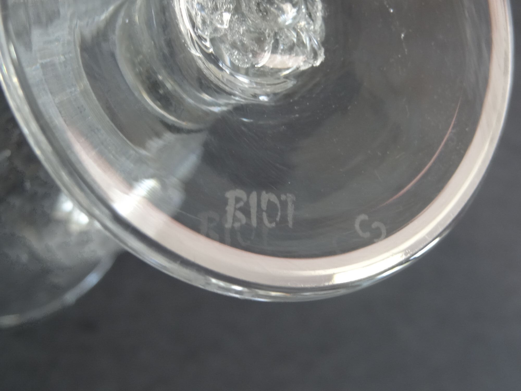 Set of 6 glasses Biot with stem, white bubbled glass, H 15.8 cm