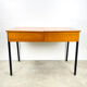 Bureau minimaliste rétro