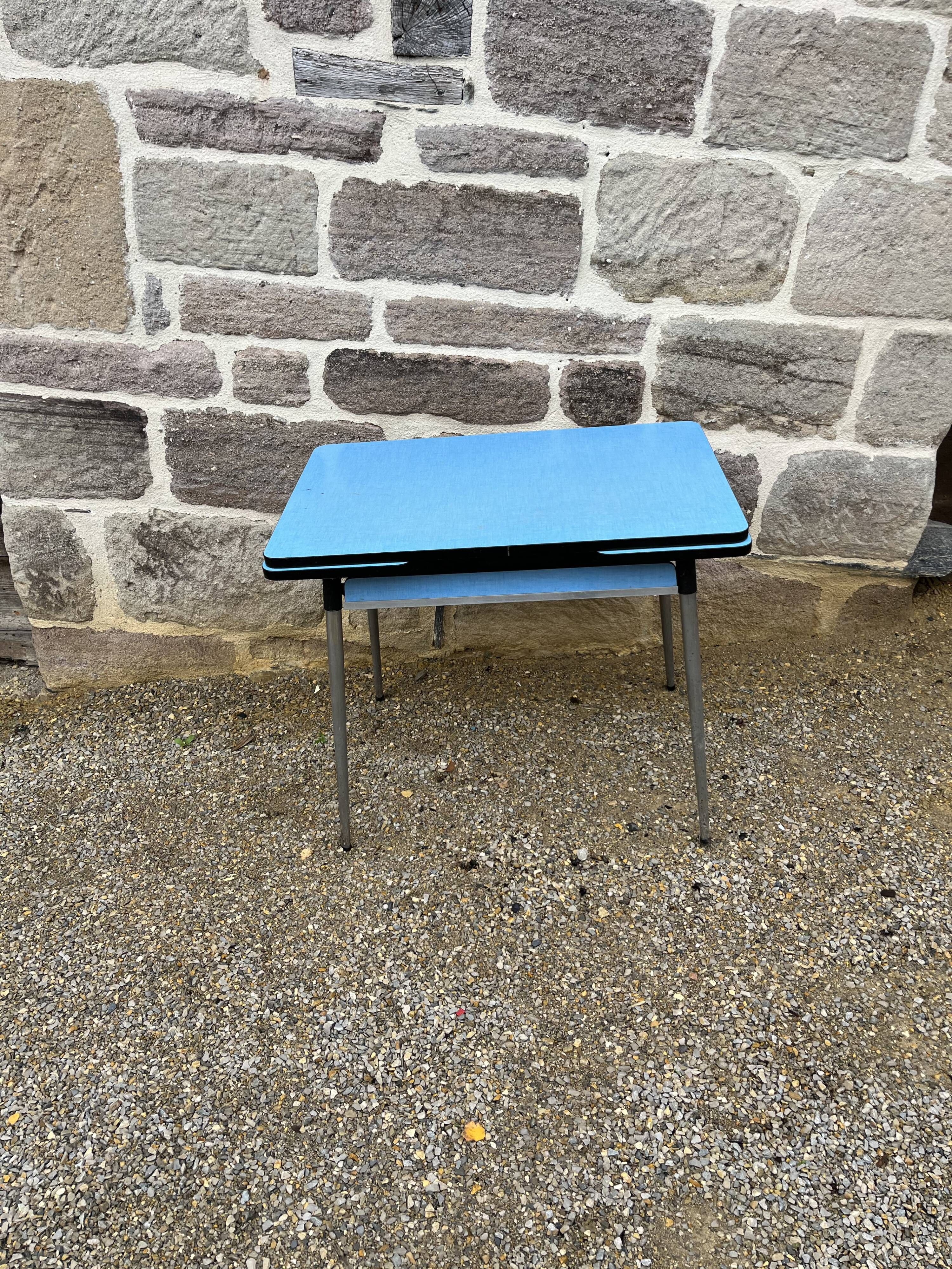 Table formica