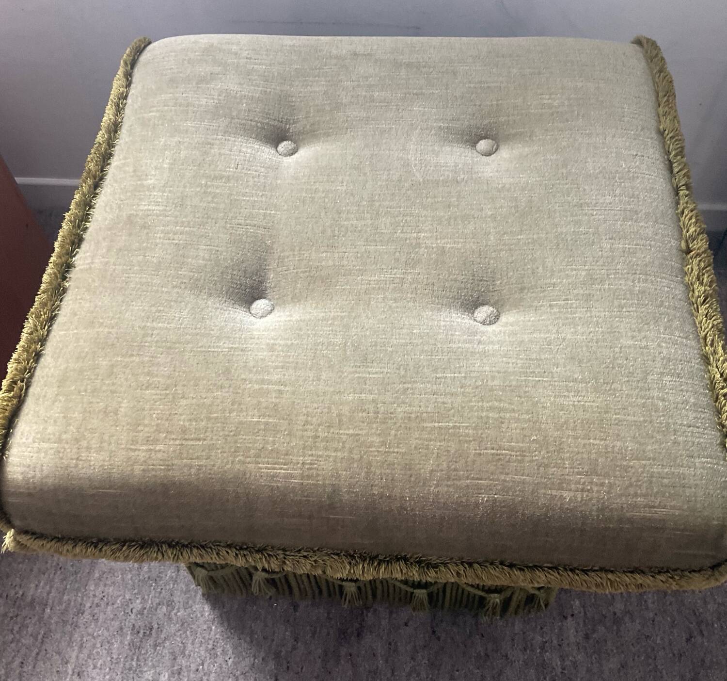 Pouf, ottoman XL vintage en velours vert à franges