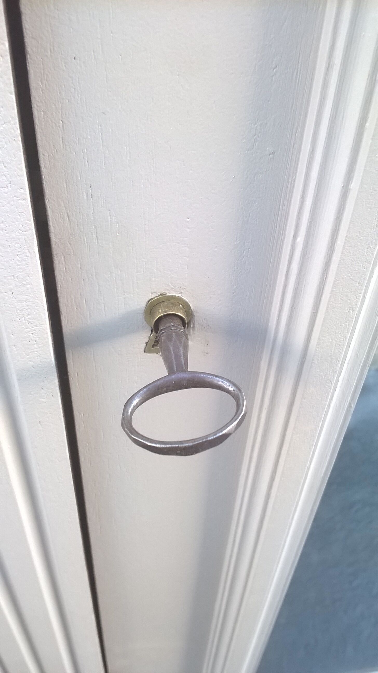 Parisian hotel wardrobe from the 1930s