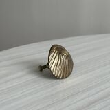 3 brass shell drawer knobs