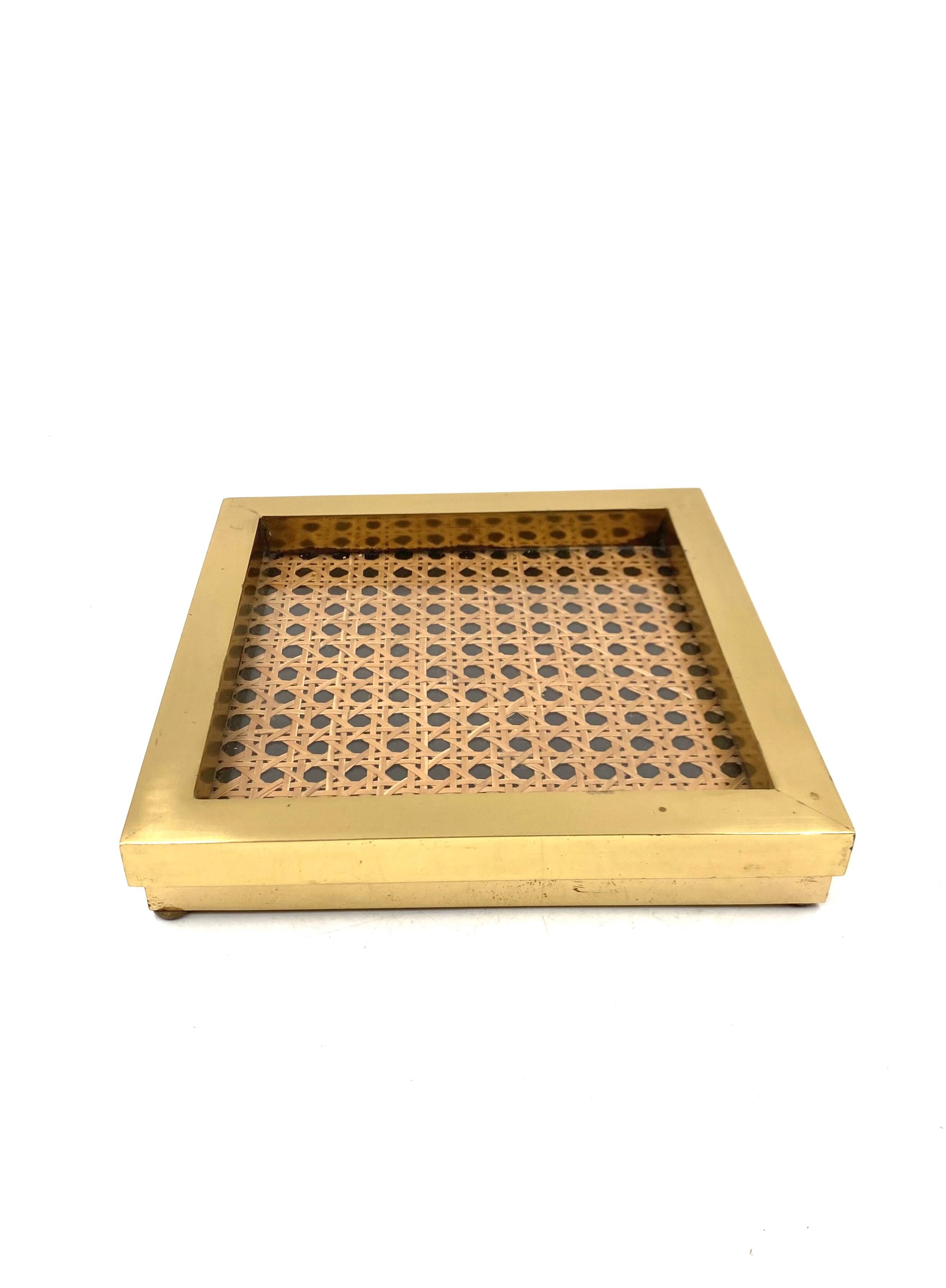 Hollywood regency vide poche, brass and Vienna straw, Italy 1970