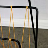 Table d'appoint porte-journaux  1960