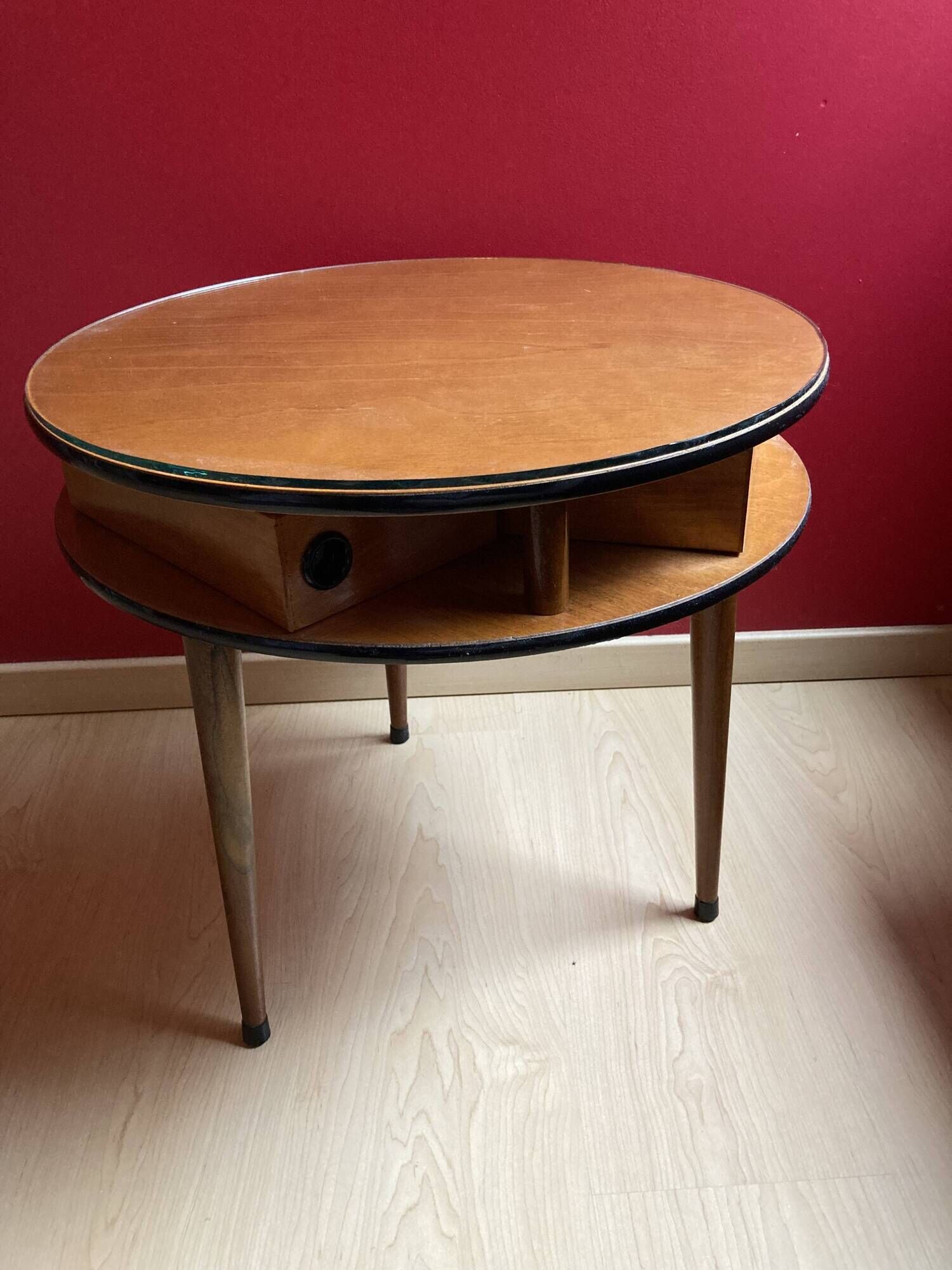 Travailleuse tripode, tiroirs et vitre en verre d'origine