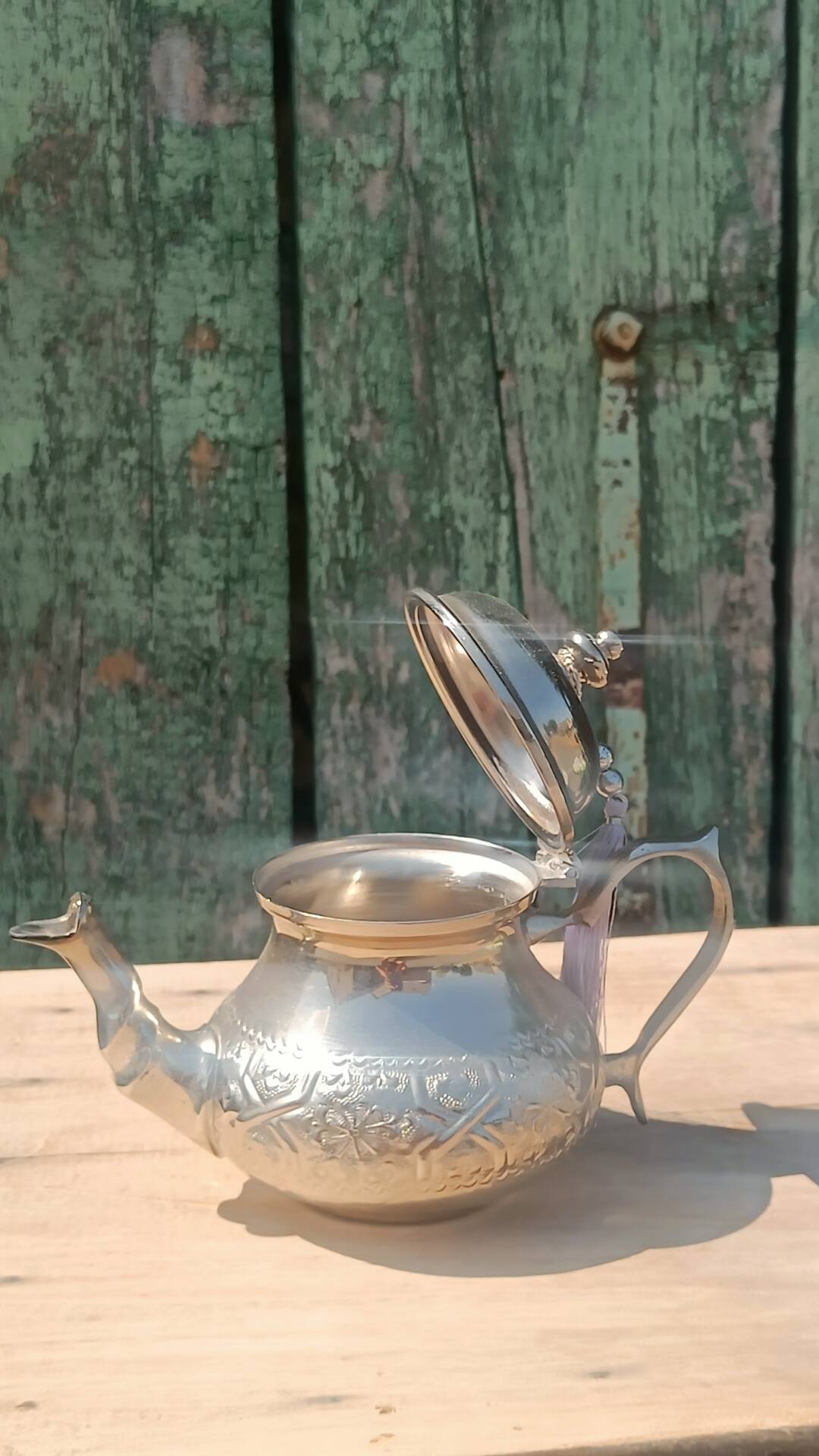Vintage Moroccan teapot in silver-plated metal – Marouan