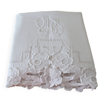 drap lin ancien broderie richelieu et monogramme
