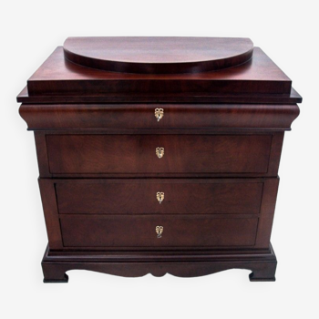 Commode antique en acajou, Europe du Nord, fin du 19ème siècle