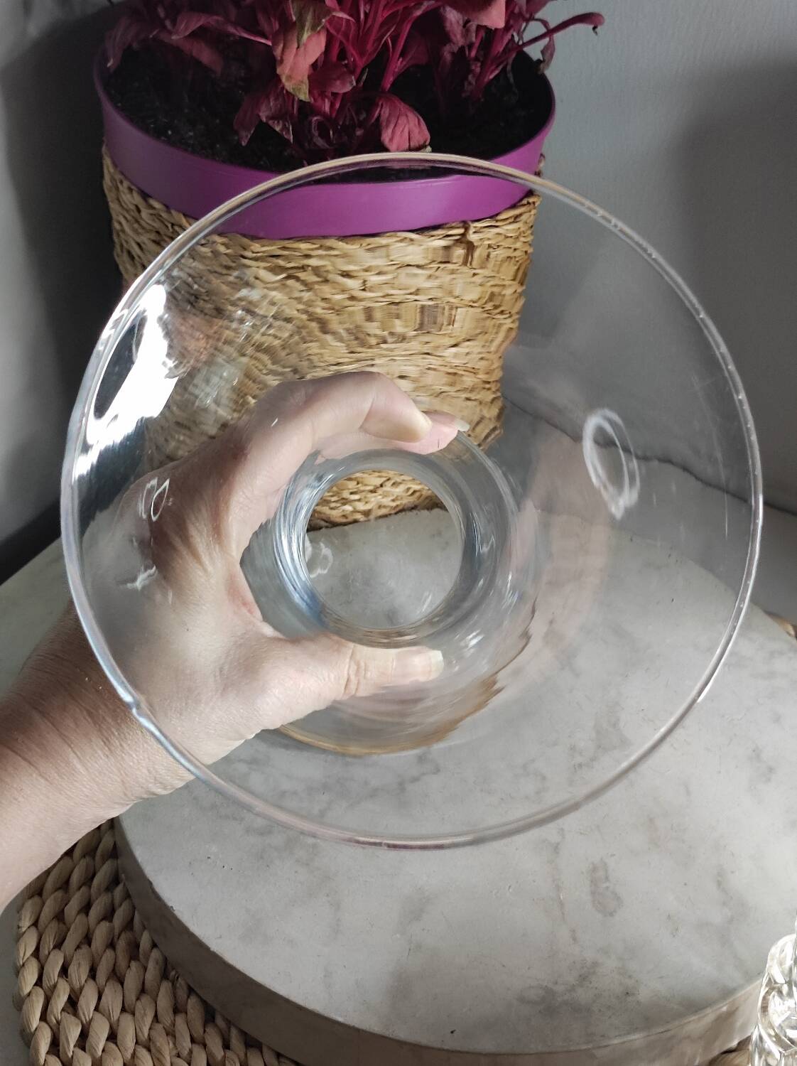 Cylindrical glass vase