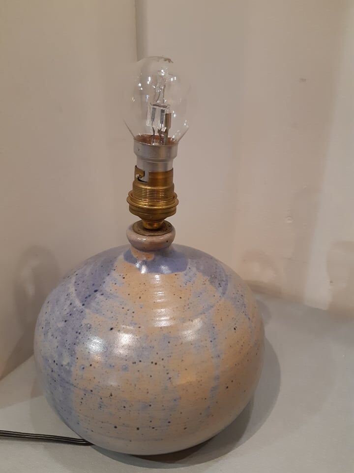 Lamp in sandstone 60 years