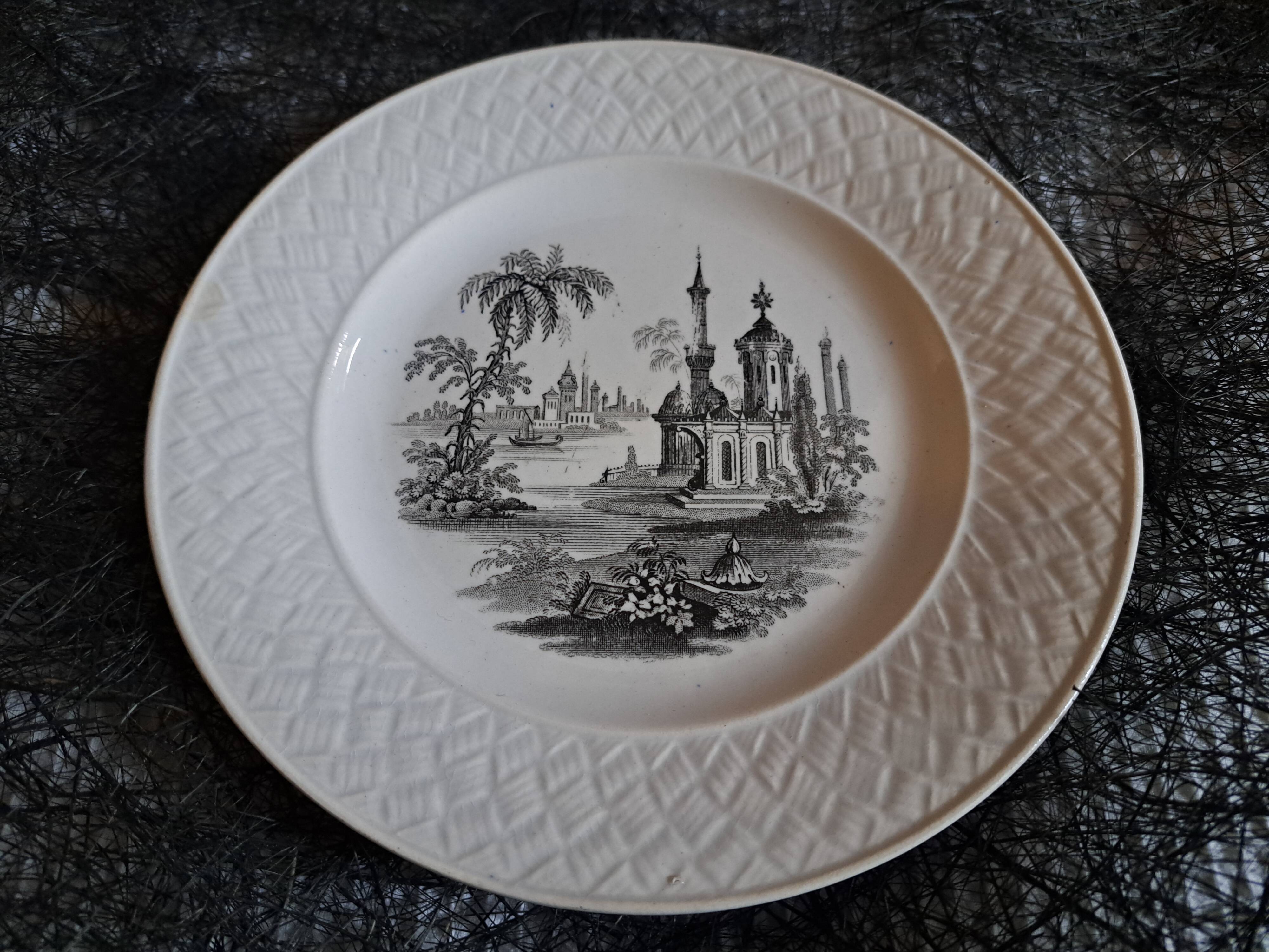 Plate David Johnston oriental décor monochrome black J. Vieillard Bordeaux